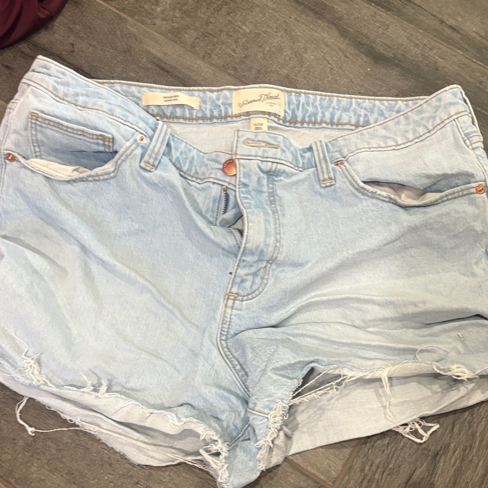 Universal Threads size 16 Sky Blue Jean Shorts